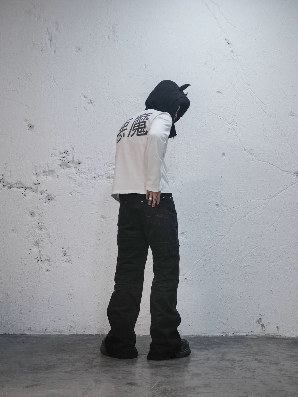 UNDERWATER White Demon Print Distressed Long Sleeve Tee