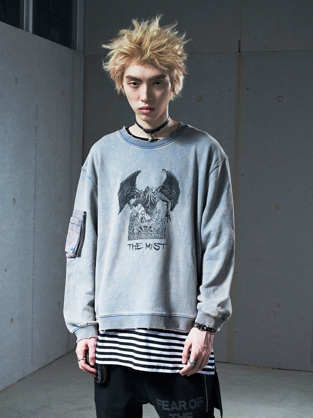 VENTUREK Washed Destruction Printed Sweatshirt
