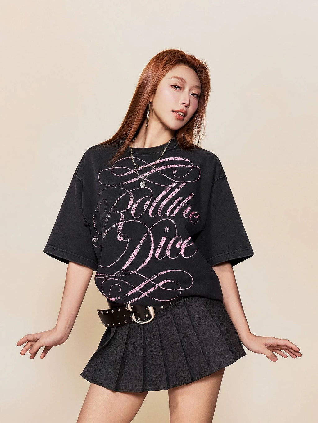1807 Distressed Calligraphy Graphic Washed Short Sleeve Tee