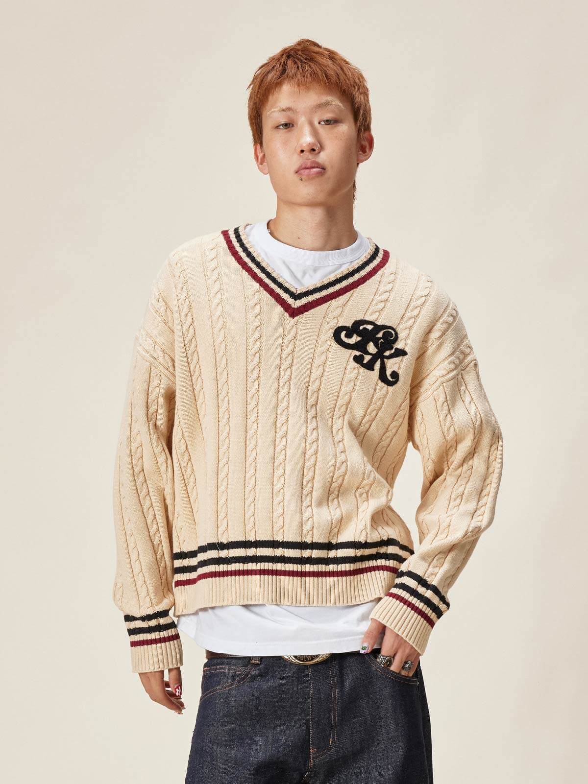 EVILKNIGHT(EK) Logo Cable Knit V Neck Sweater