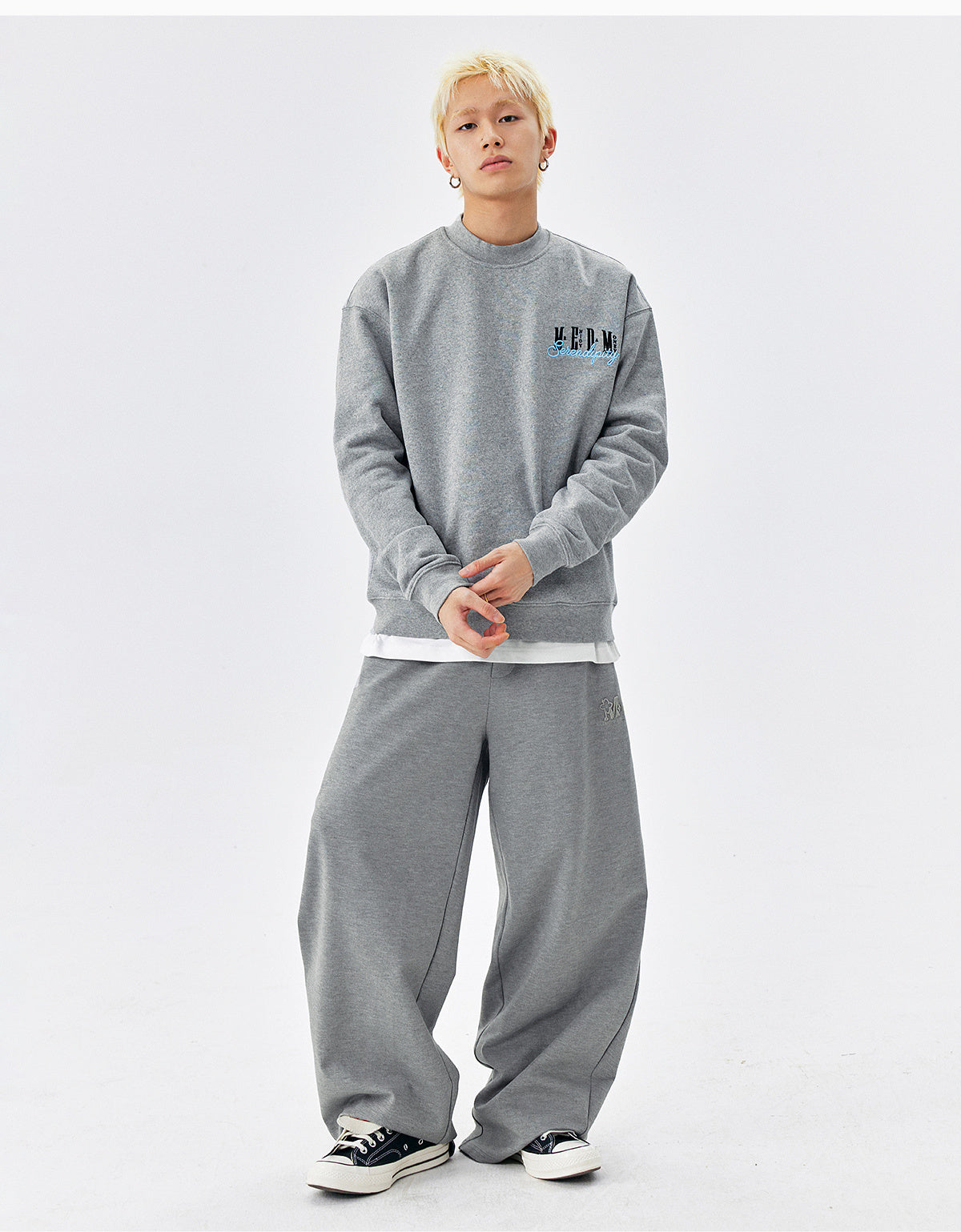MEDM Logo Embroidered Basic Sweatshirt