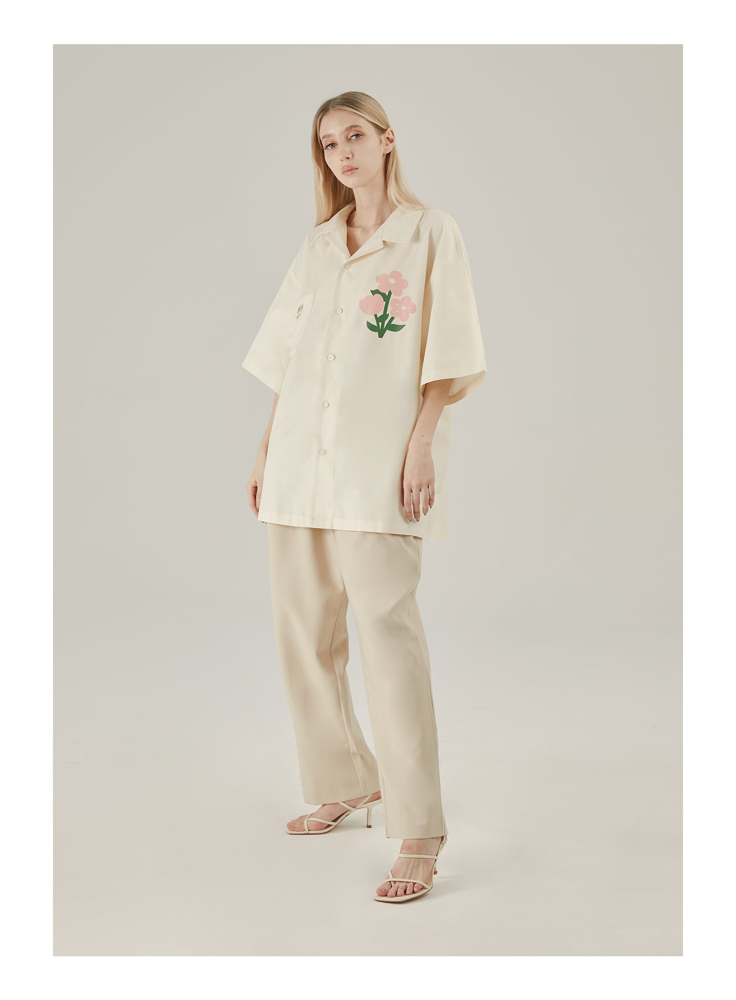 EMPTY REFERENCE Cute Small Flower Short Sleeve Shirt