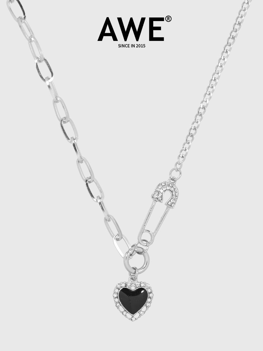 AWE Diamond Pin Black Heart Chain Necklace