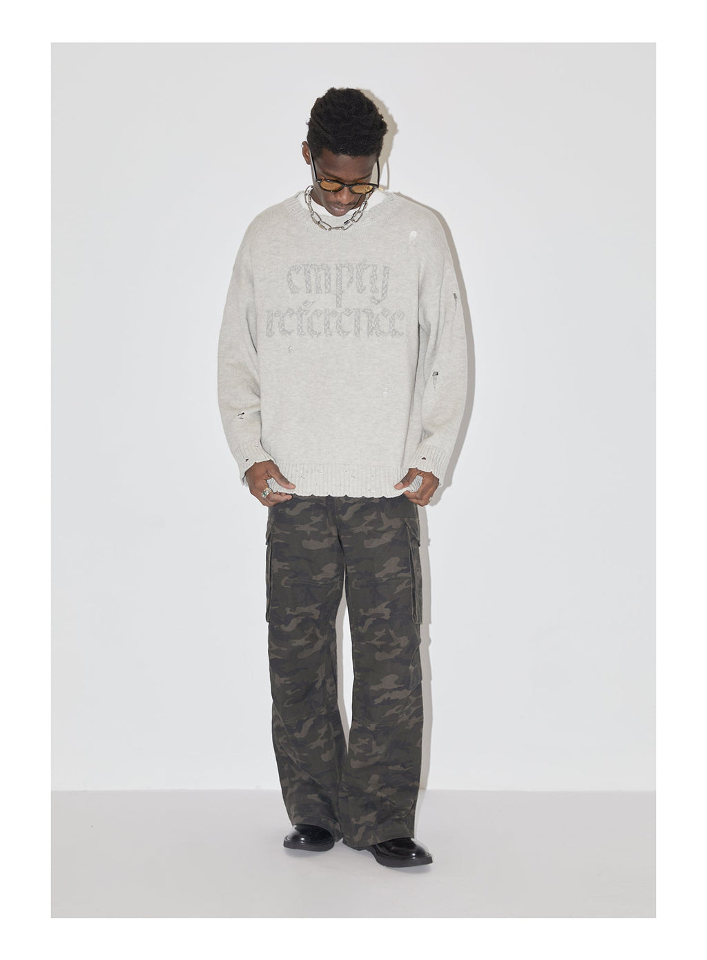 EMPTY REFERENCE Gray Hole Logo Knit Sweater