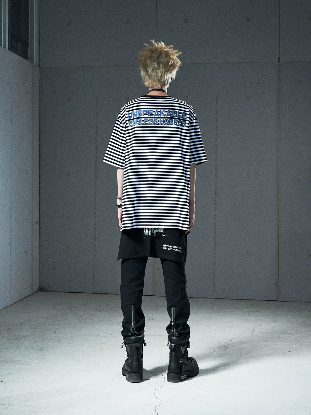 VENTUREK Striped Side Zipper Tee