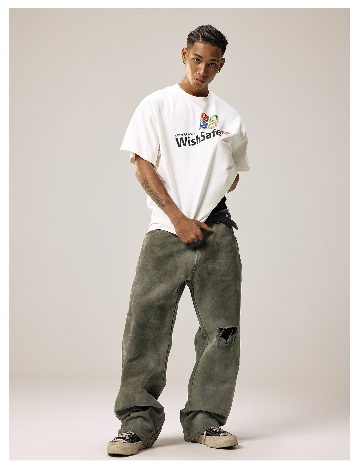 Remedy Kiss Mark Distressed Hole Work Painter Pants