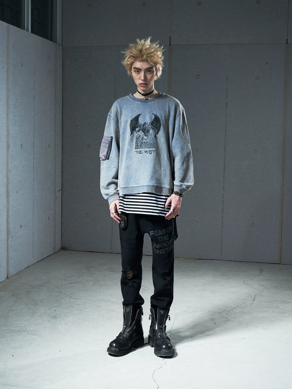 VENTUREK Washed Destruction Printed Sweatshirt