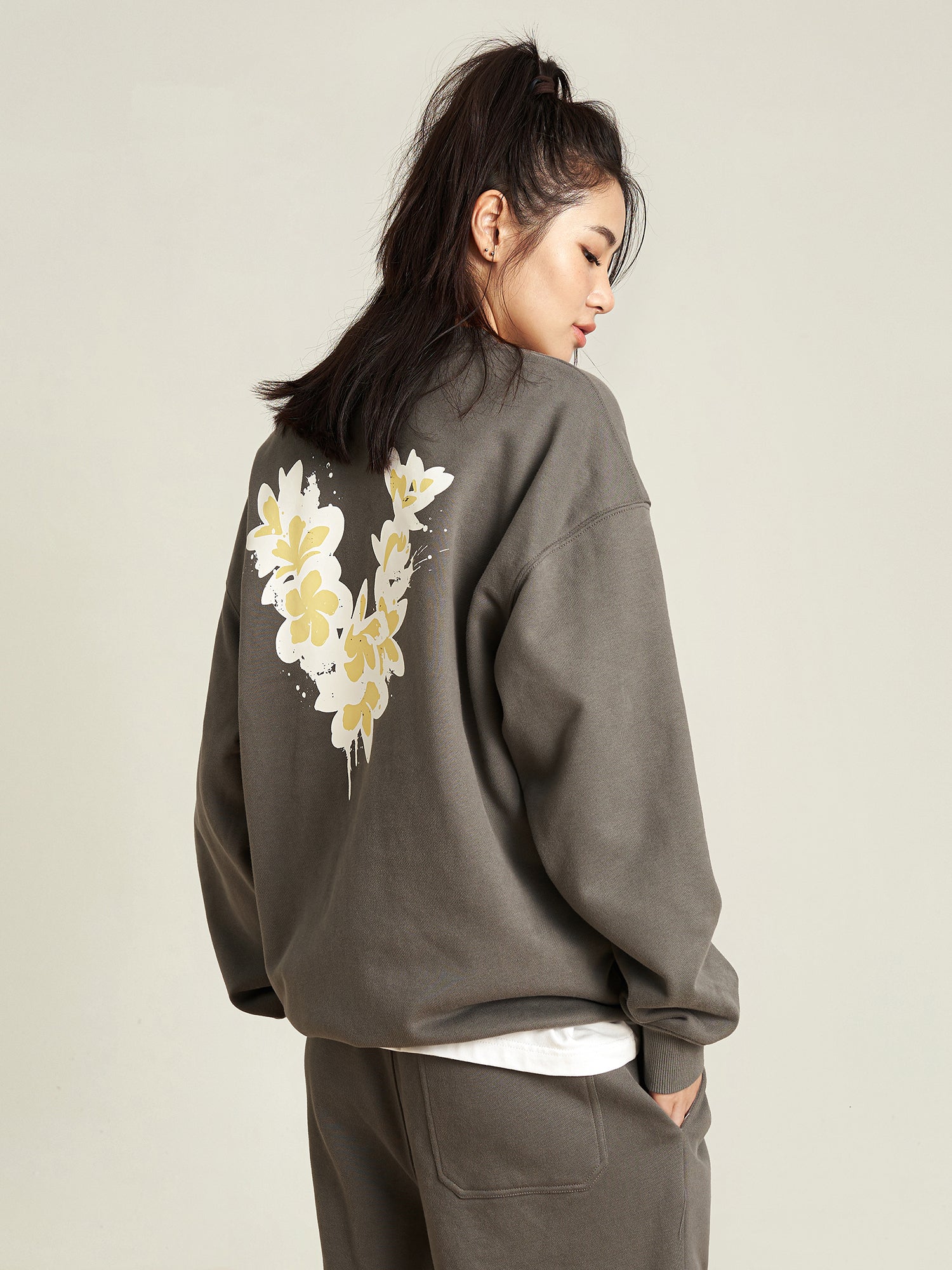 VOTE Basic Hawaiian Flower Sweatshirt