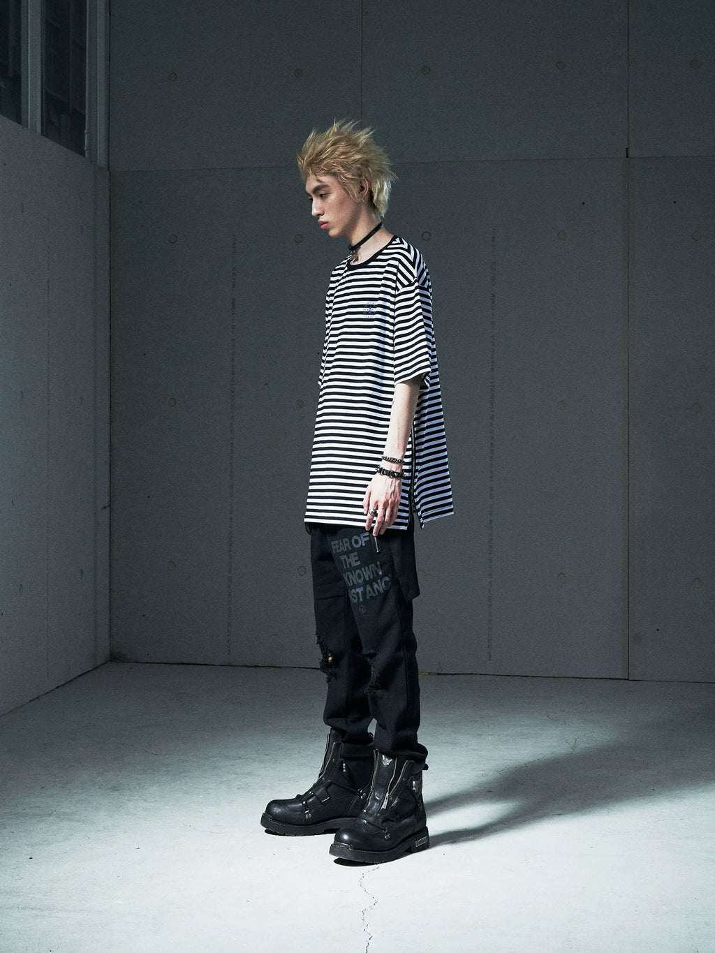 VENTUREK Striped Side Zipper Tee