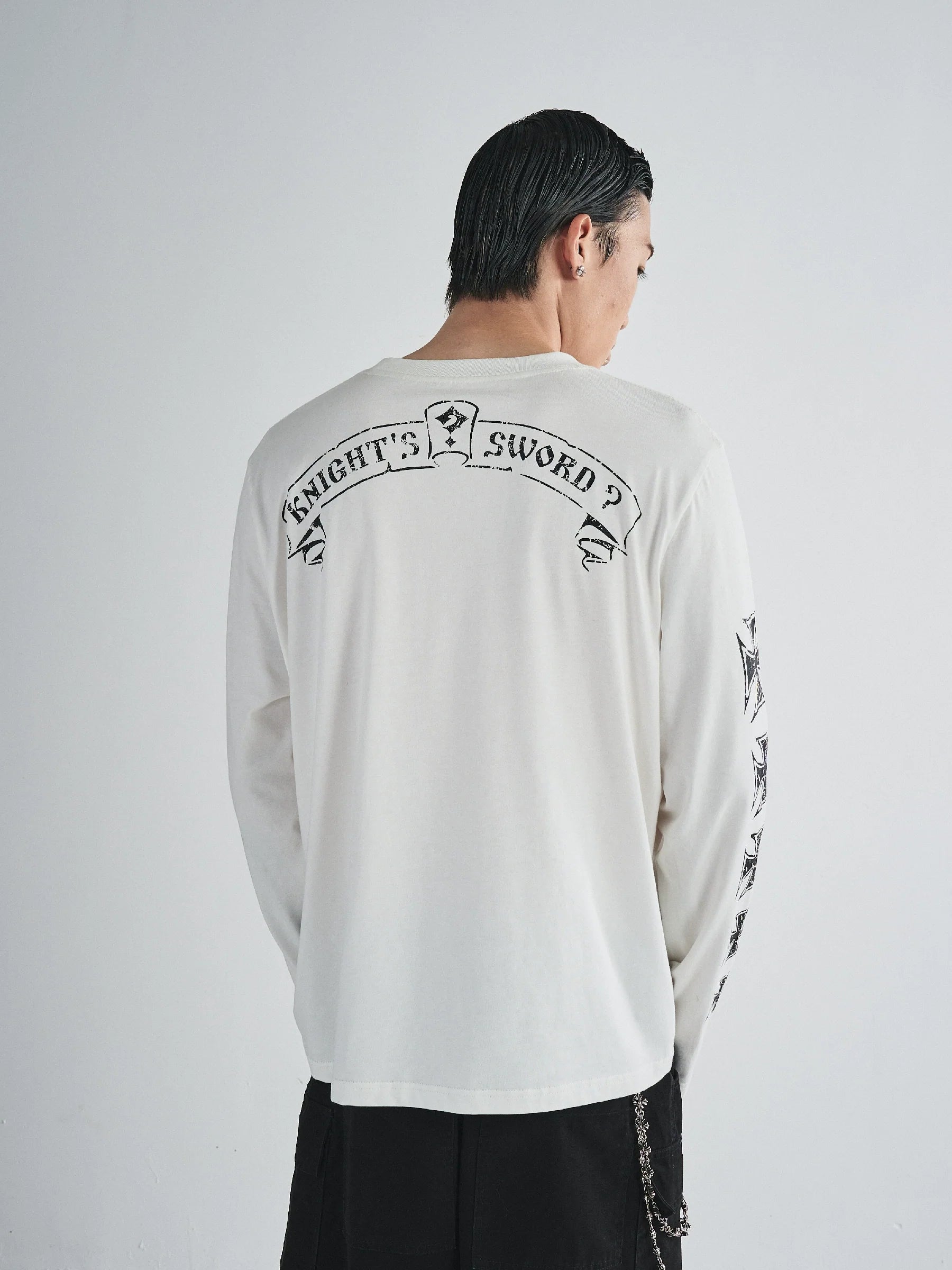 RUSURE Cross Logo Print Long Sleeve Tee