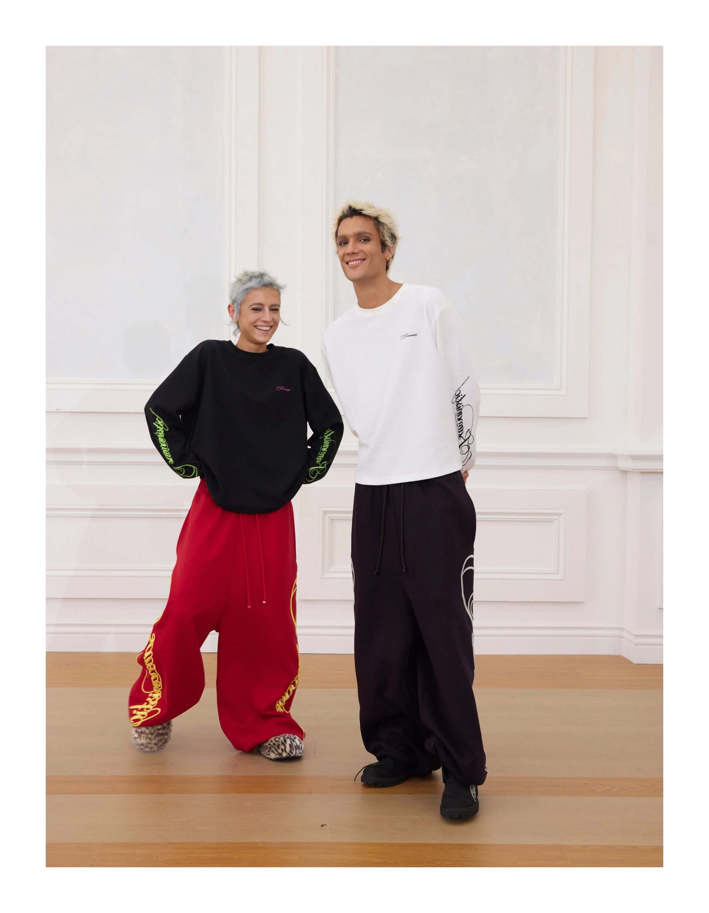 KARMANISTIC Original Embroidery Baggy Jogger Sweatpants