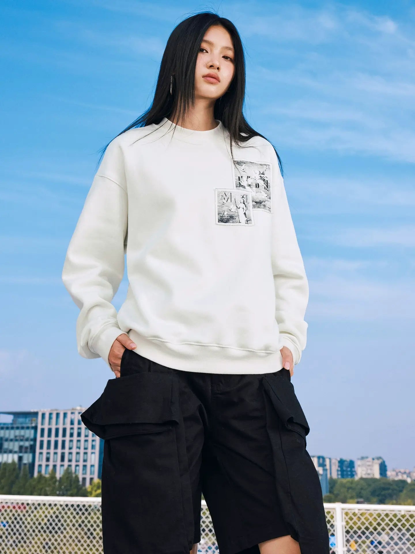MEDM Angel Print Patch Sweatshirt