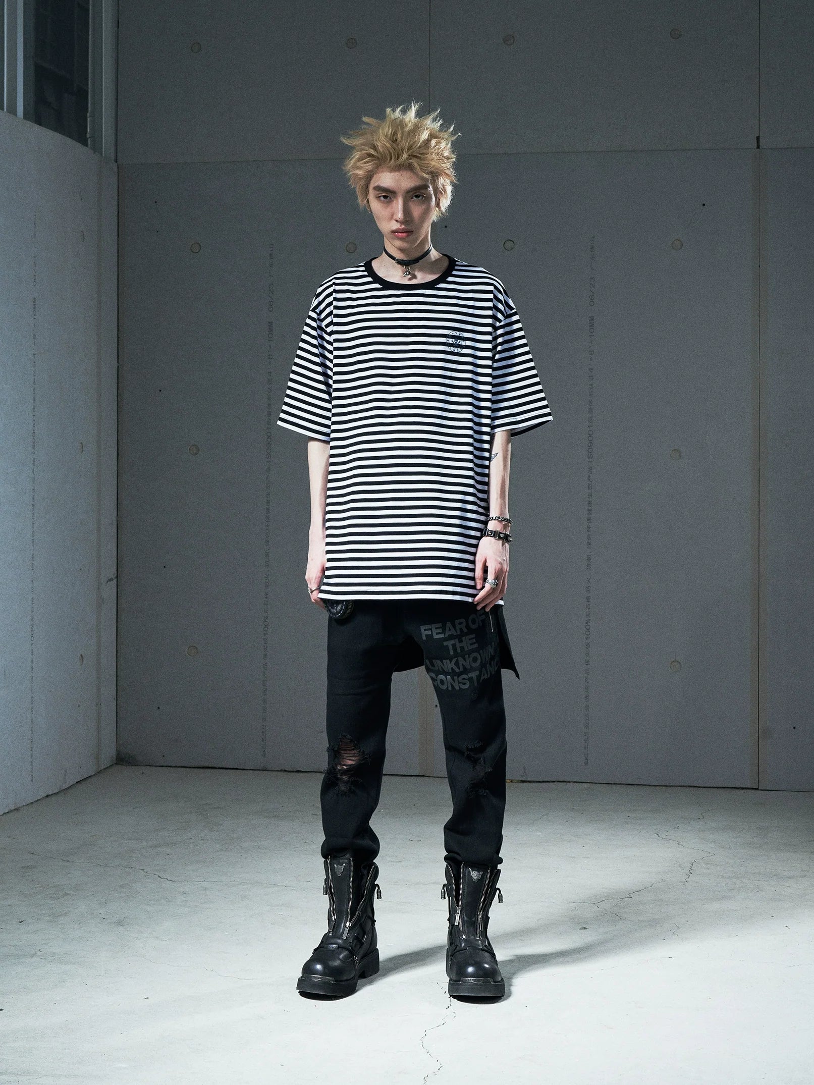 VENTUREK Striped Side Zipper Tee