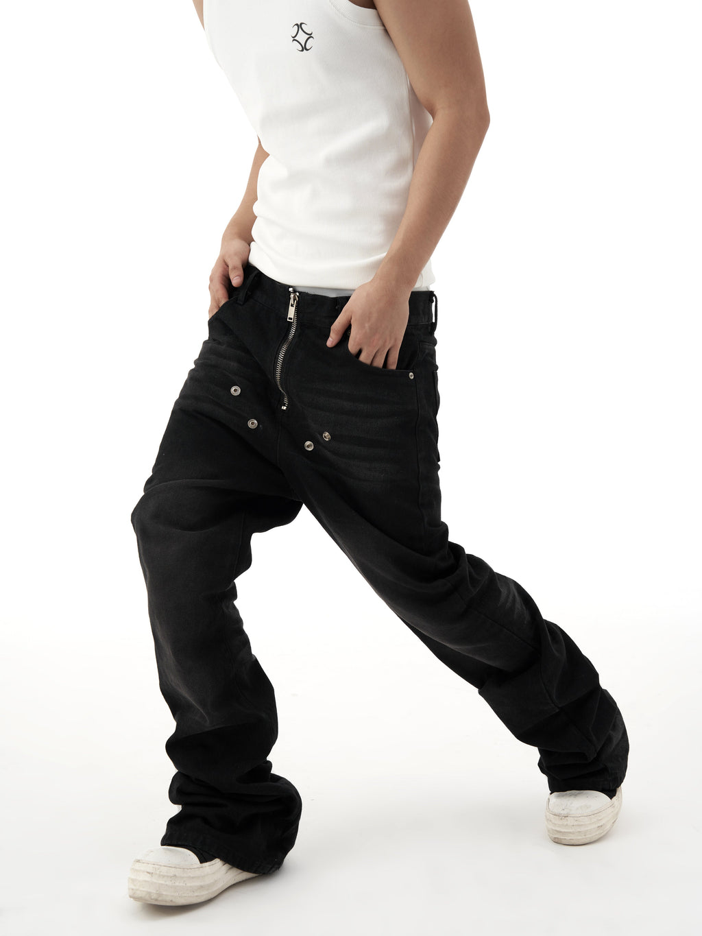 KARMANISTIC Rivet Zipper Fly Washed Flared Jeans