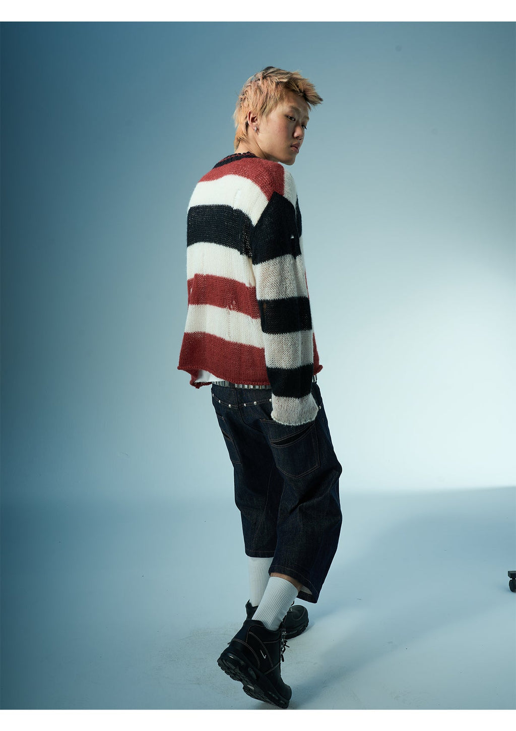 EVILKNIGHT(EK) Striped Colorblocking Distressed V-Neck Knit Sweater