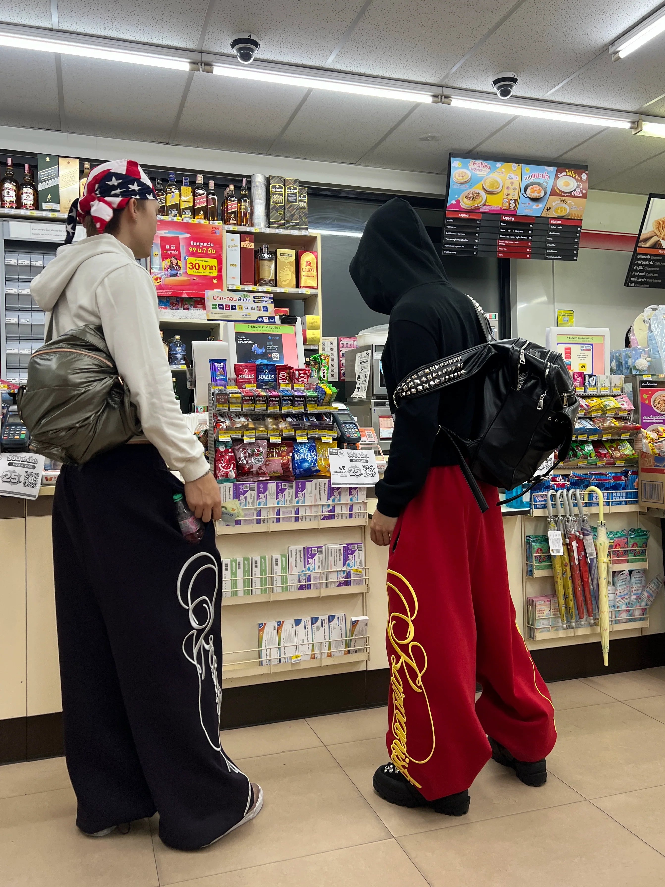 KARMANISTIC Original Embroidery Baggy Jogger Sweatpants