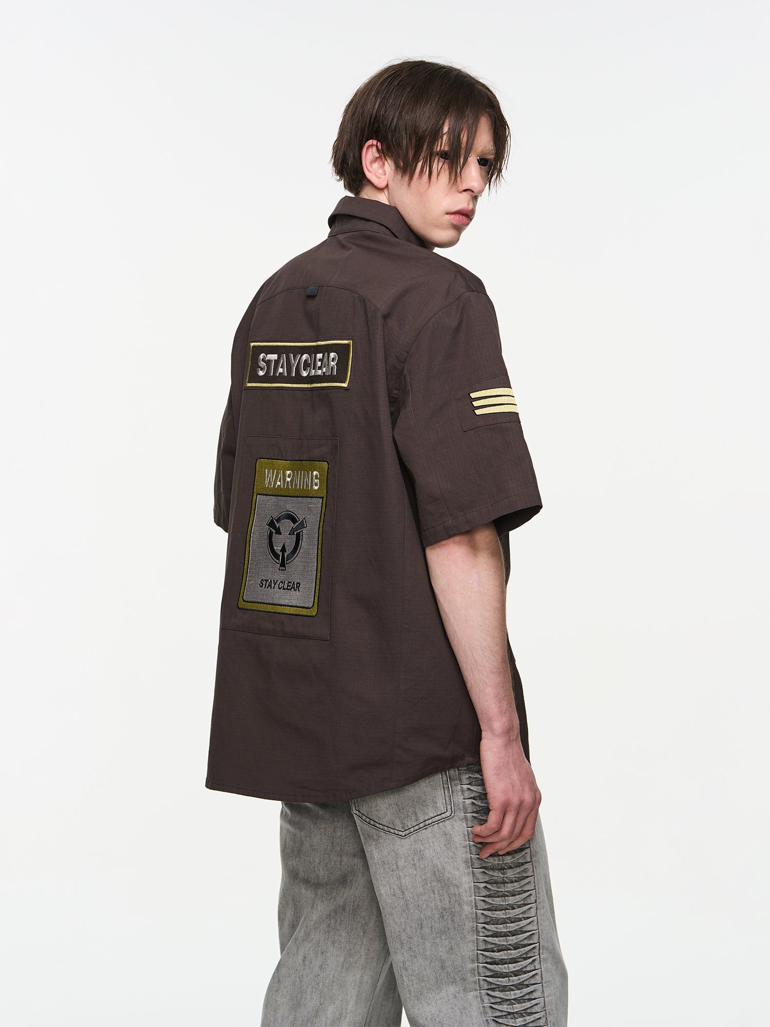 BLIND NO PLAN Badge Embroidered Short Sleeve Shirt
