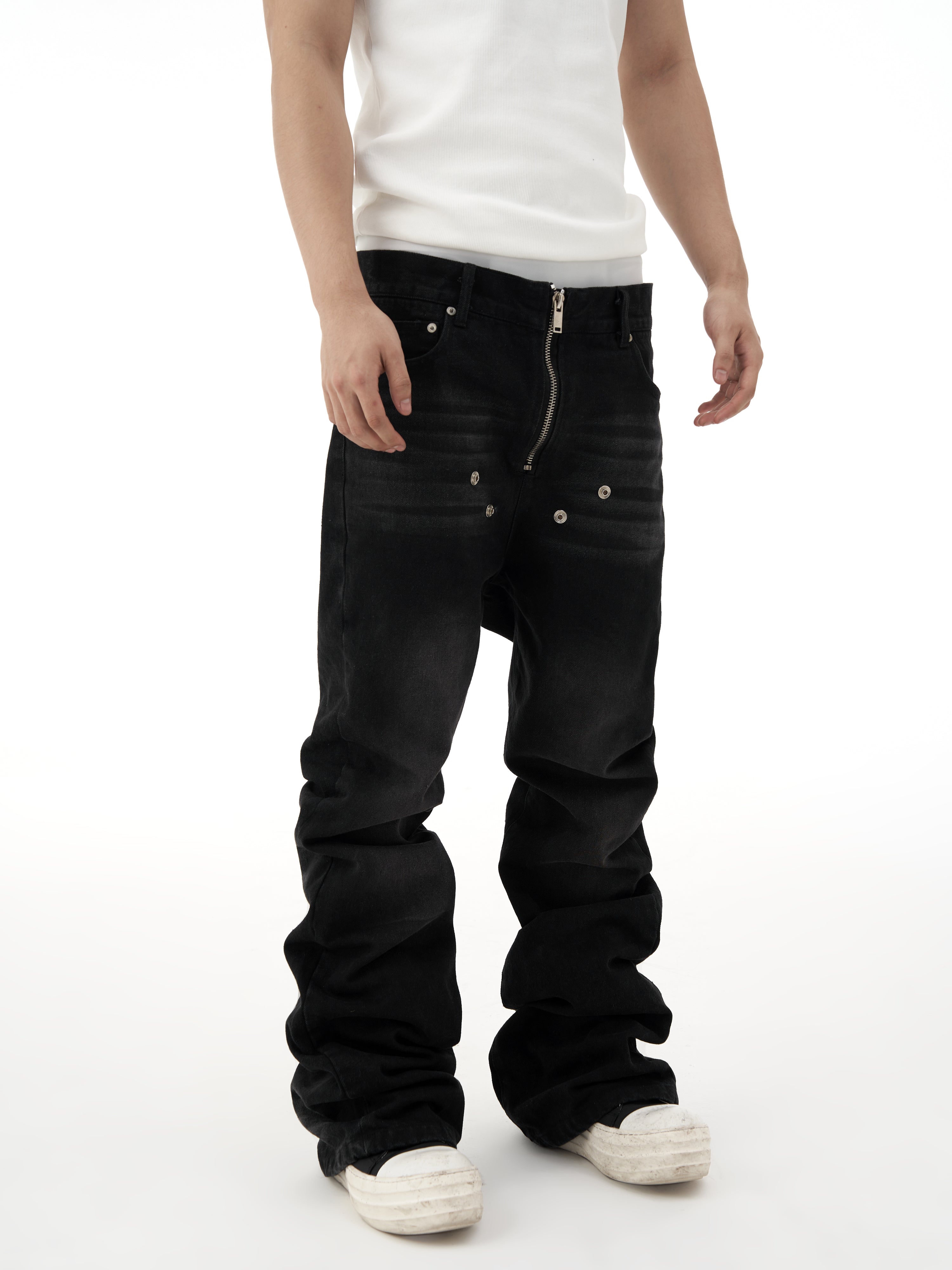 KARMANISTIC Rivet Zipper Fly Washed Flared Jeans