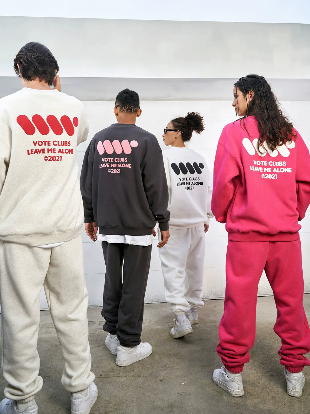 VOTE VVVVOTE Basic Crew Neck Sweatshirt