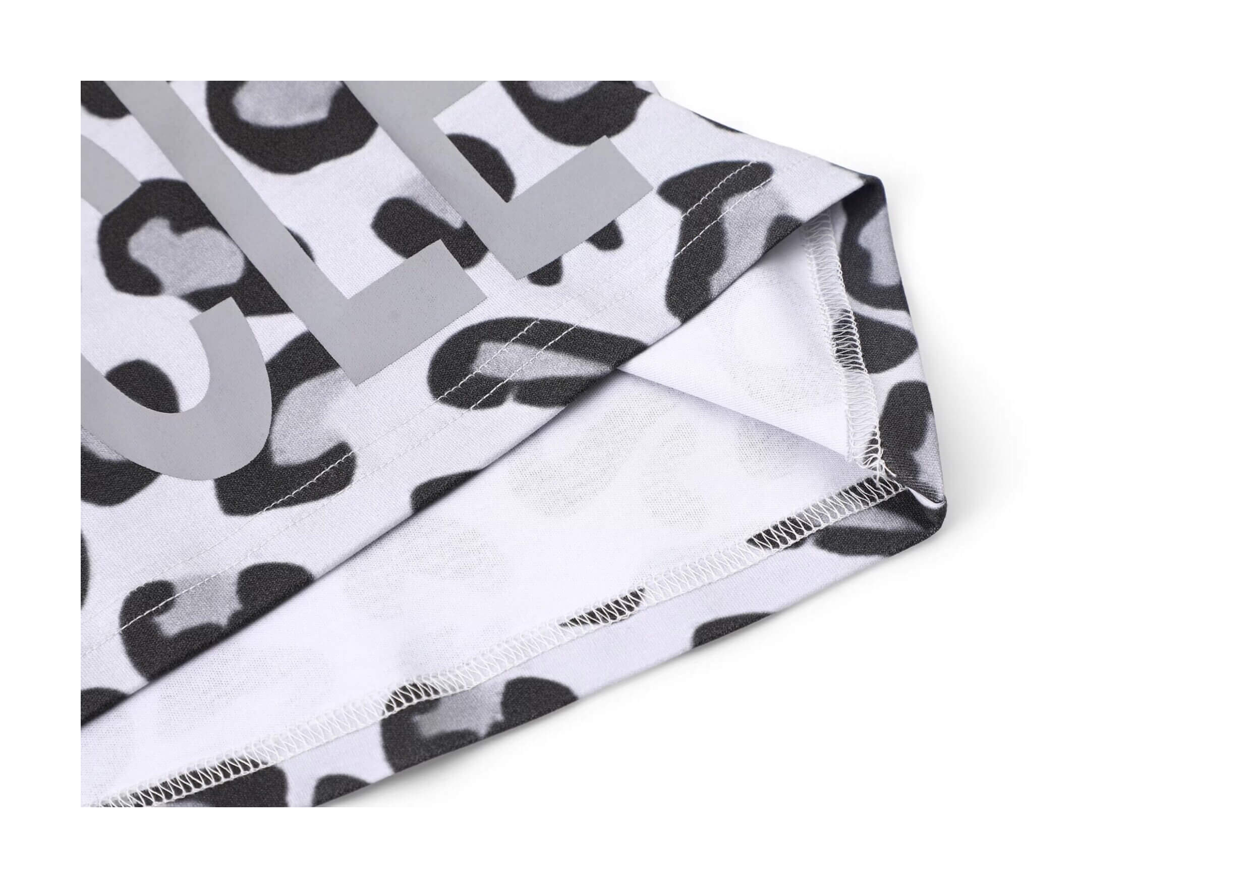 KARMANISTIC Leopard Print Slim Fit Stretch Tee