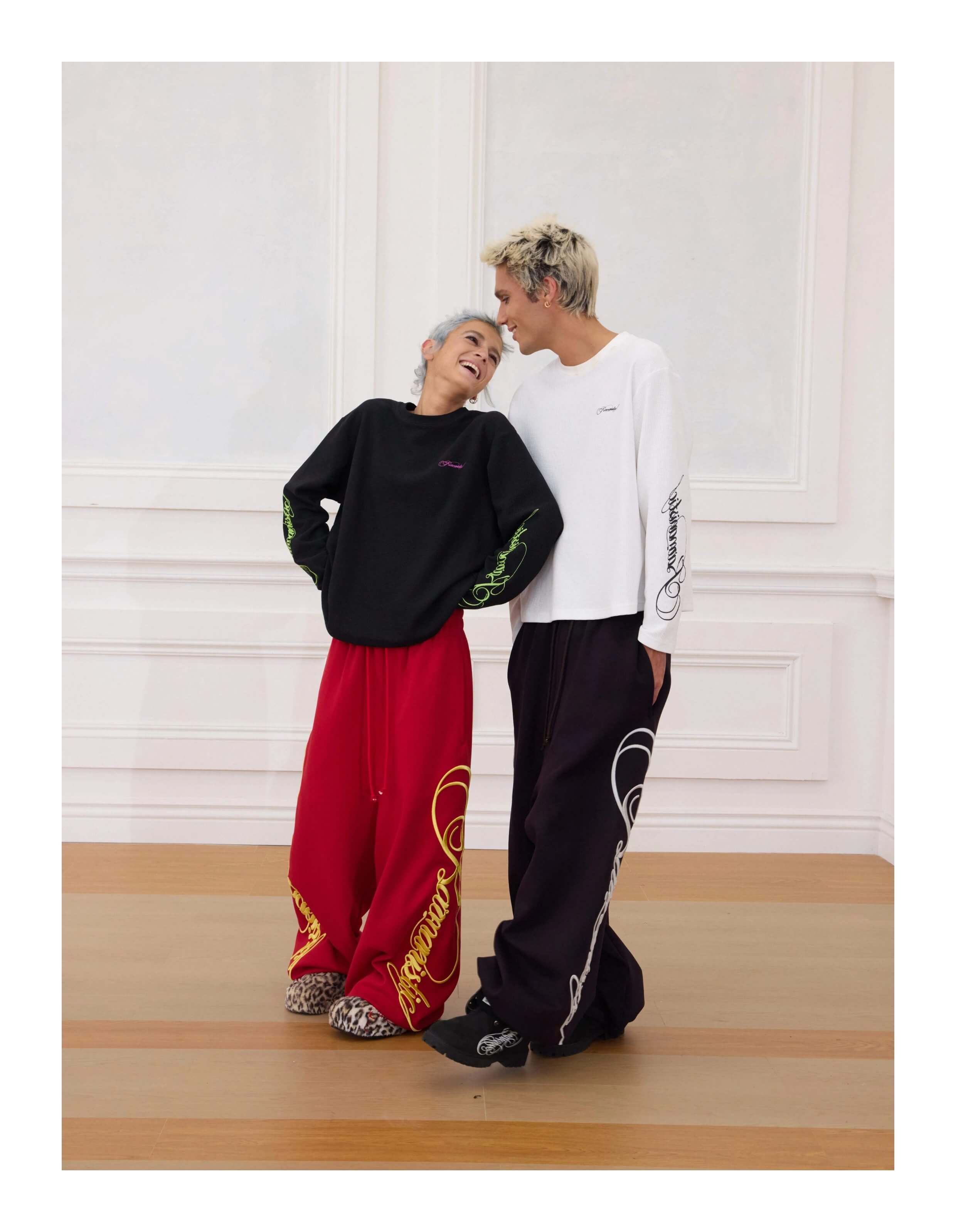 KARMANISTIC Original Embroidery Baggy Jogger Sweatpants