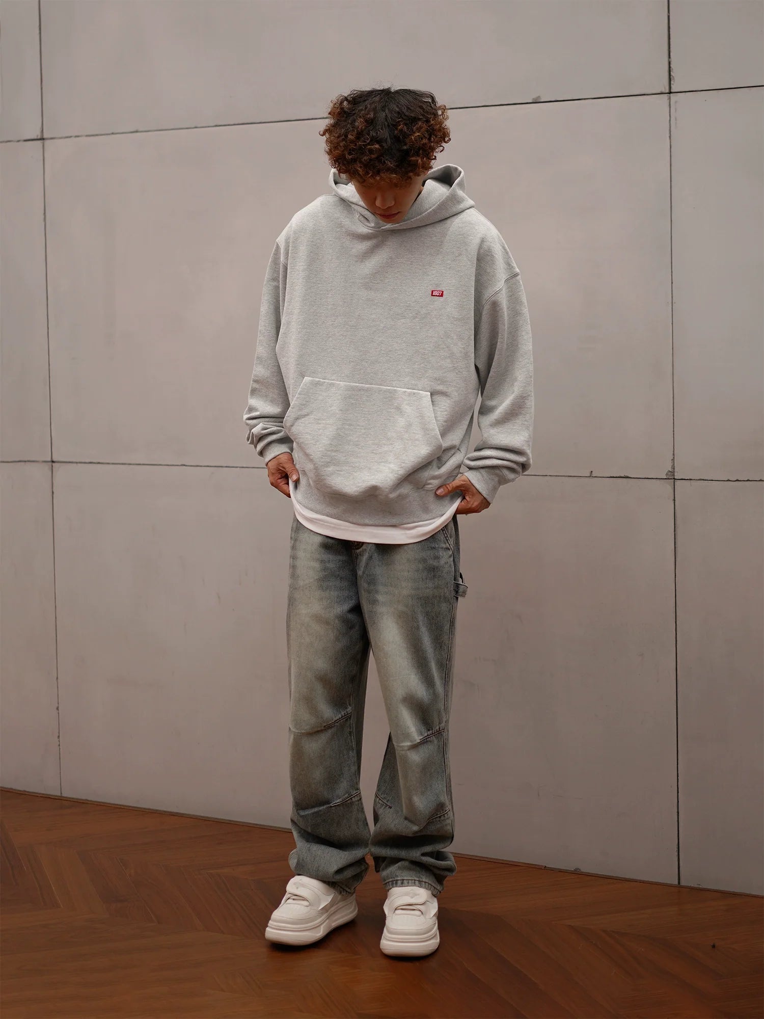 1807 One Point Box Logo Embroidery Hoodie