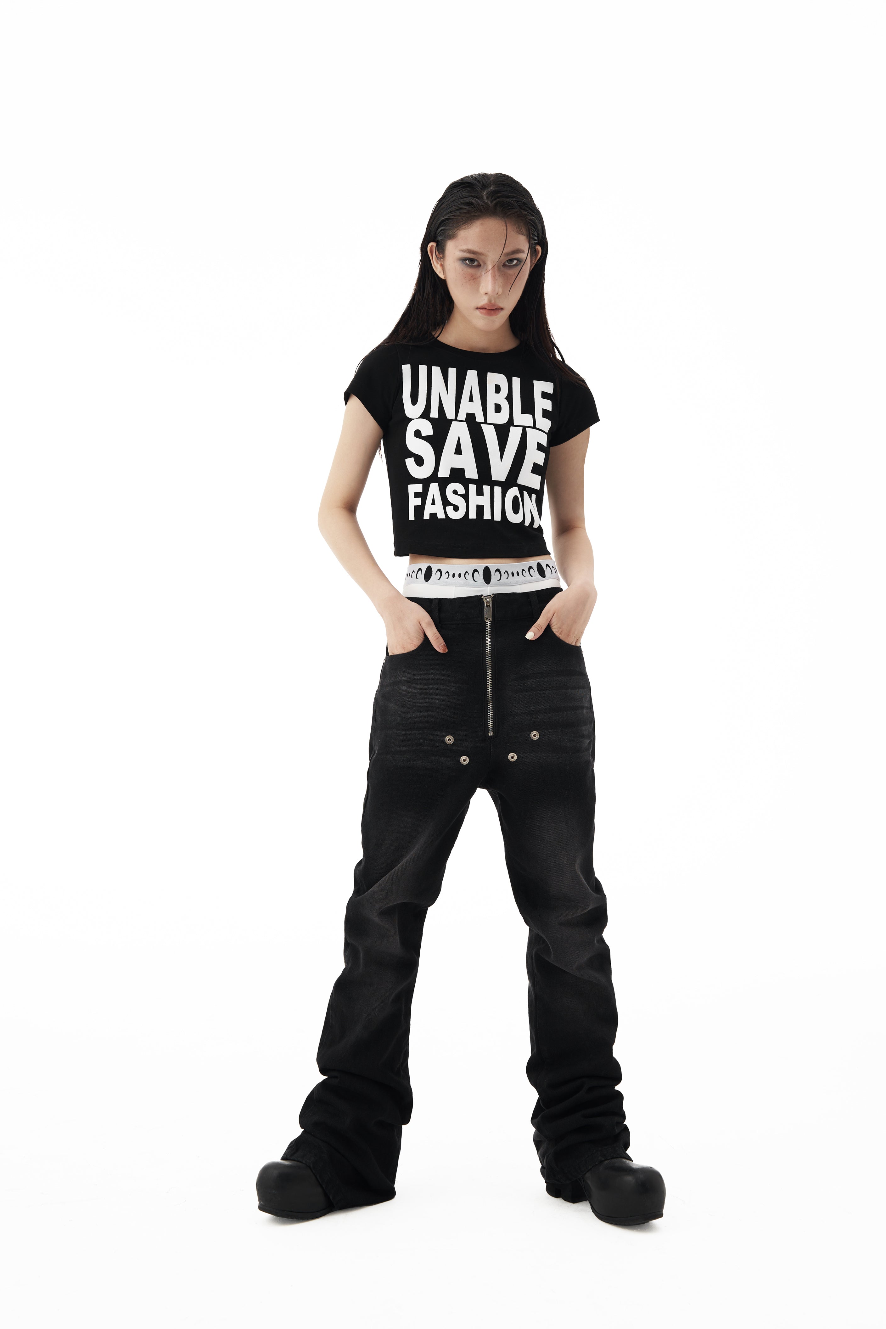 KARMANISTIC Rivet Zipper Fly Washed Flared Jeans