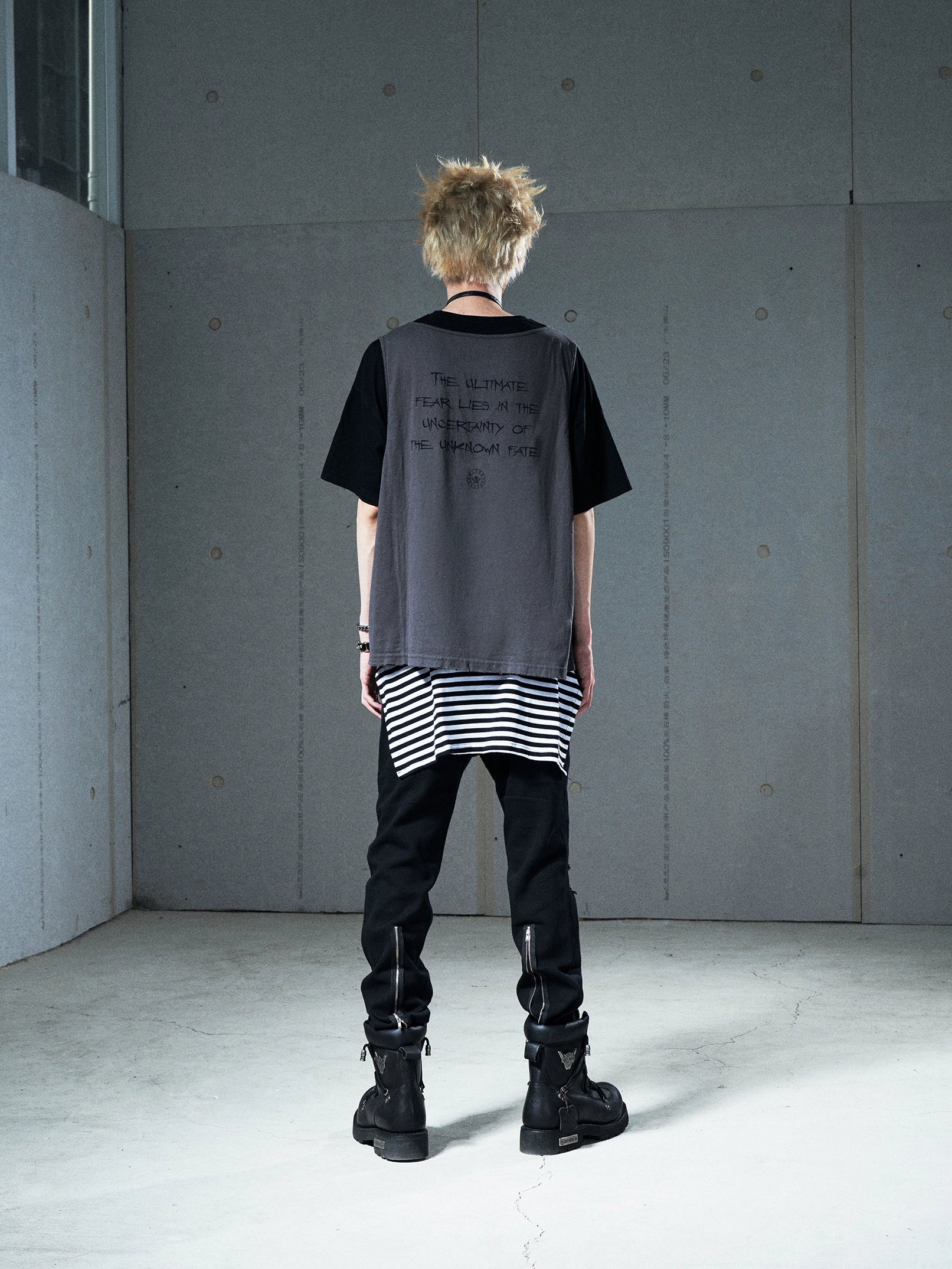 VENTUREK Double Layer Multi Zipper Destroyed Tee