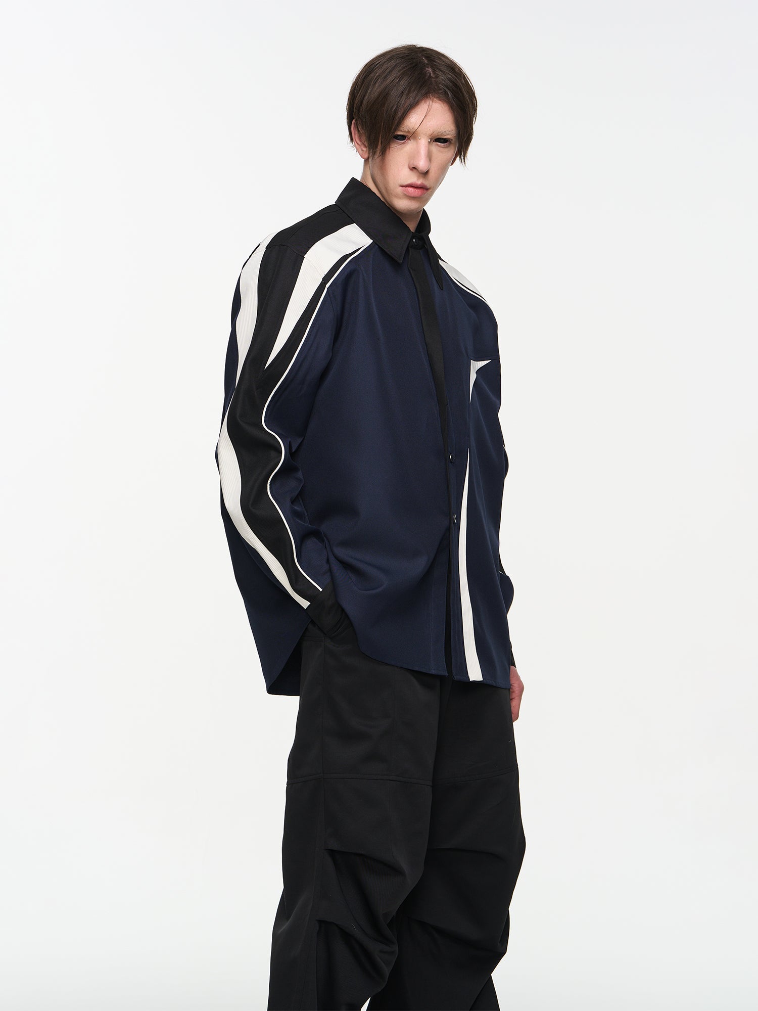 BLIND NO PLAN Asymmetric Colorblocking Long Sleeve Shirt