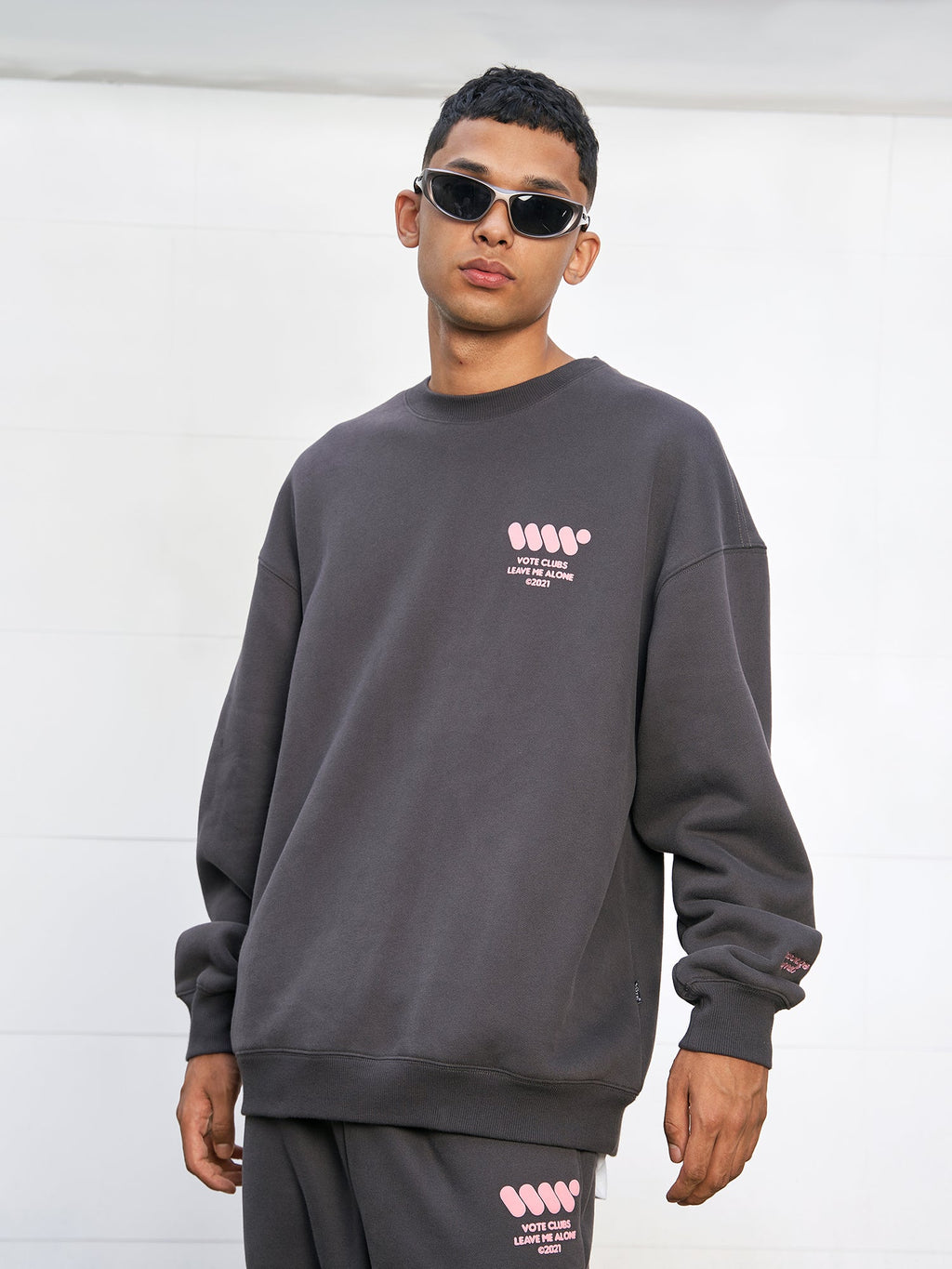 VOTE VVVVOTE Basic Crew Neck Sweatshirt