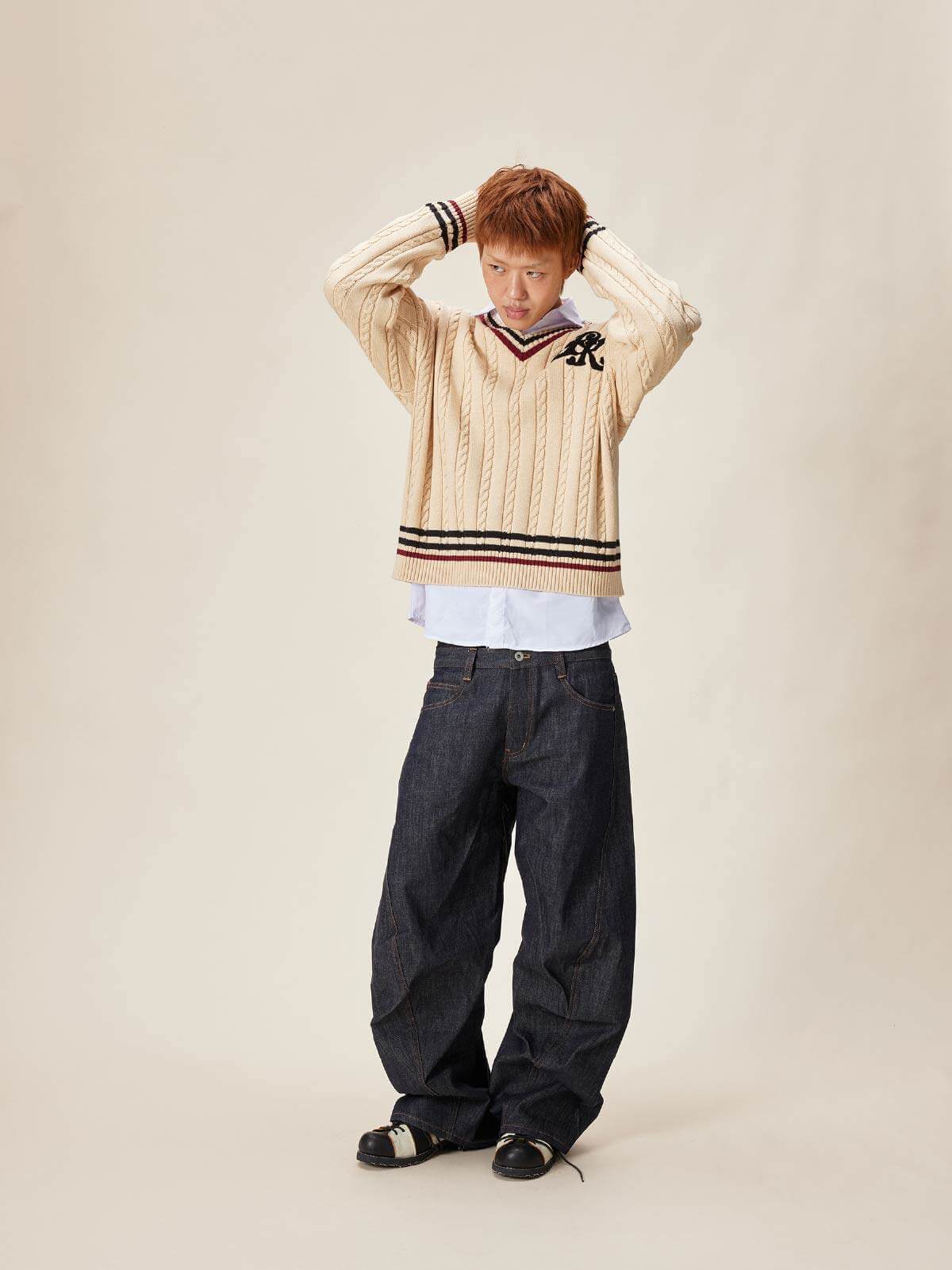 EVILKNIGHT(EK) Logo Cable Knit V Neck Sweater