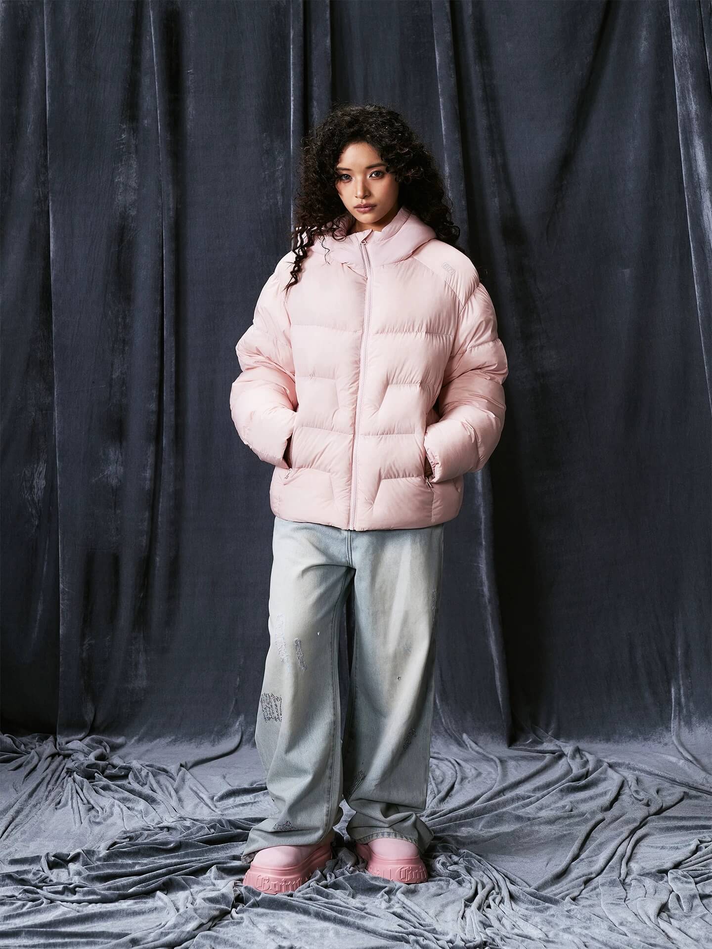 1807 Ultra Lightweight Hooded Down Jacket