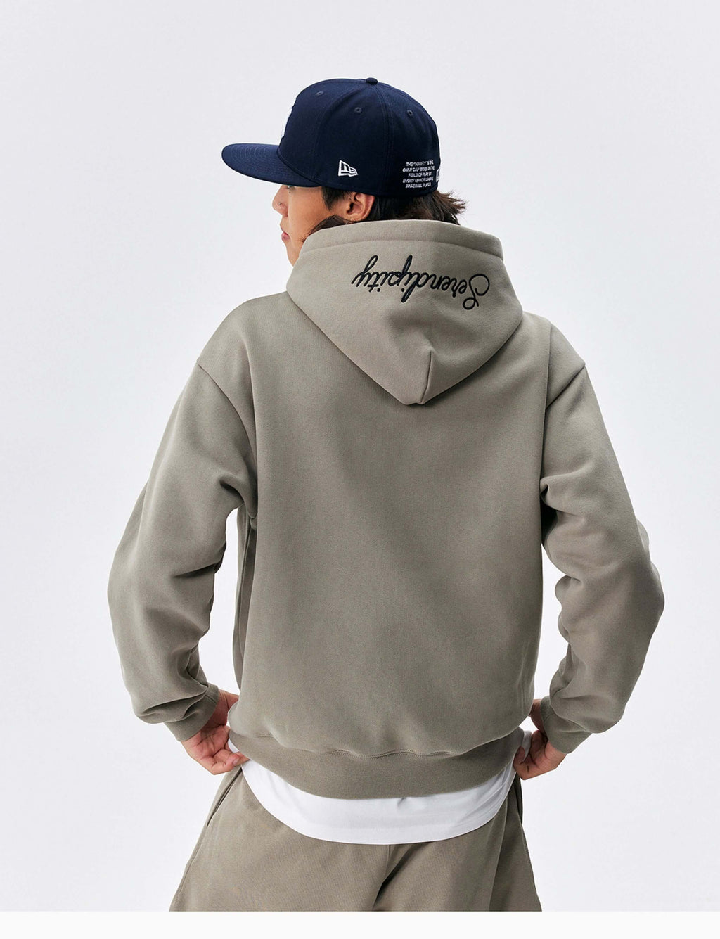 MEDM Basic One Point Embroidered Logo Oversized Hoodie