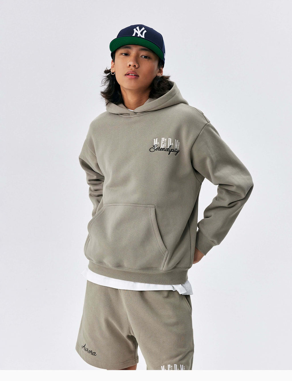 MEDM Basic One Point Embroidered Logo Oversized Hoodie