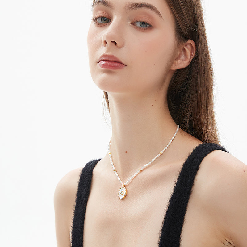 AWE Zirconia Pendant Pearl Beaded Necklace