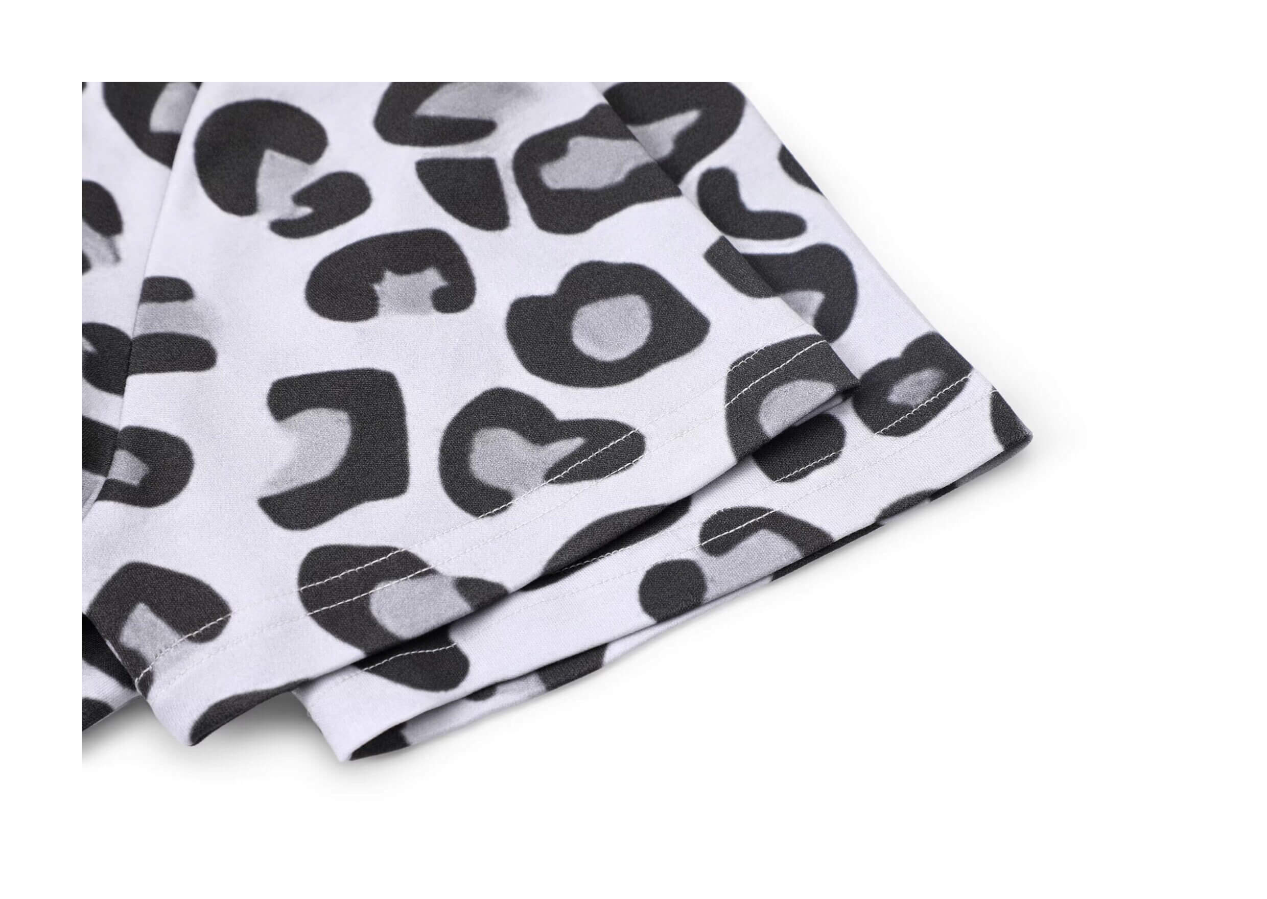 KARMANISTIC Leopard Print Slim Fit Stretch Tee