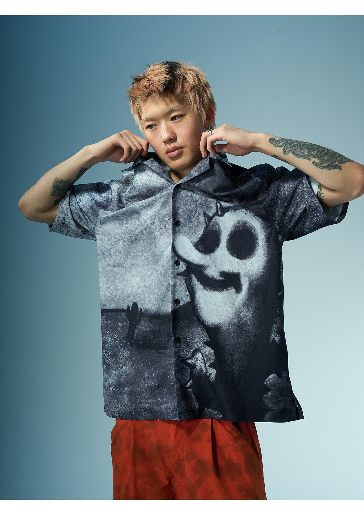 EVILKNIGHT(EK) Full-Print Graffiti Portrait Cuban Shirt