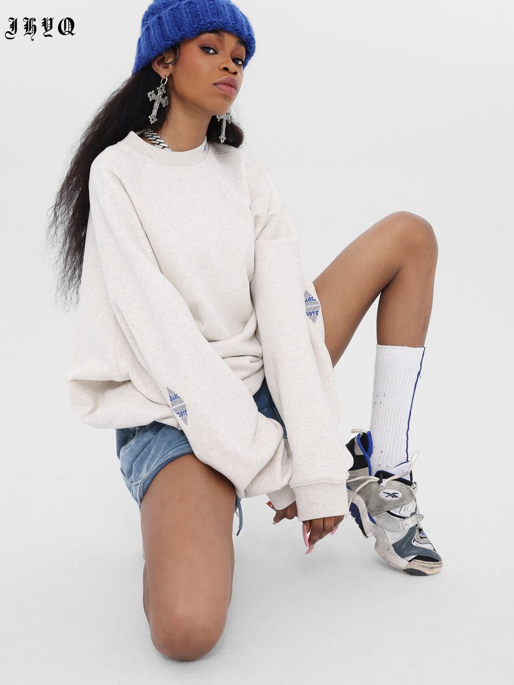 JHYQ Basic Logo Embroidered Heavyweight Sweater