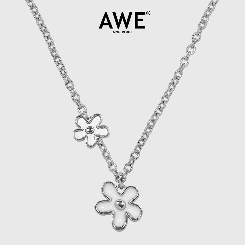 AWE The First Blooming Flowers Chain Necklace