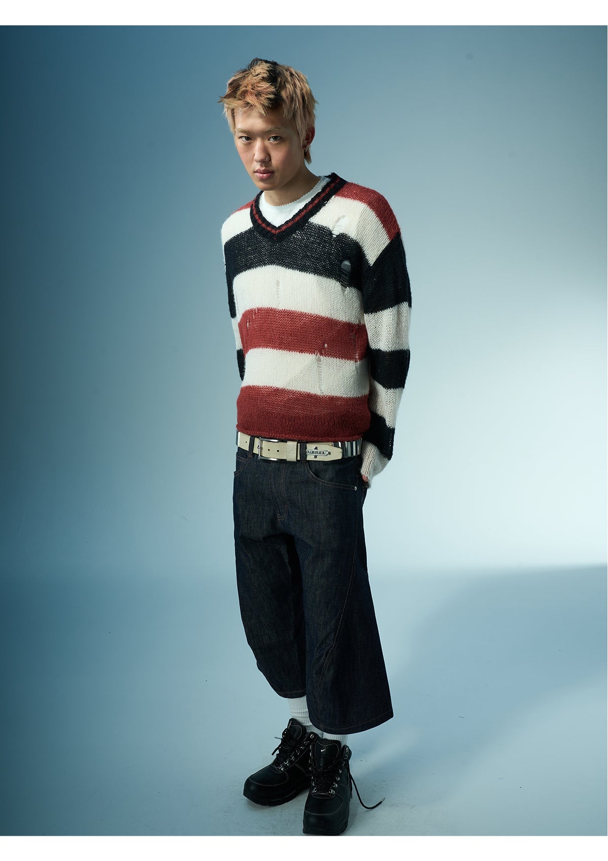 EVILKNIGHT(EK) Striped Colorblocking Distressed V-Neck Knit Sweater