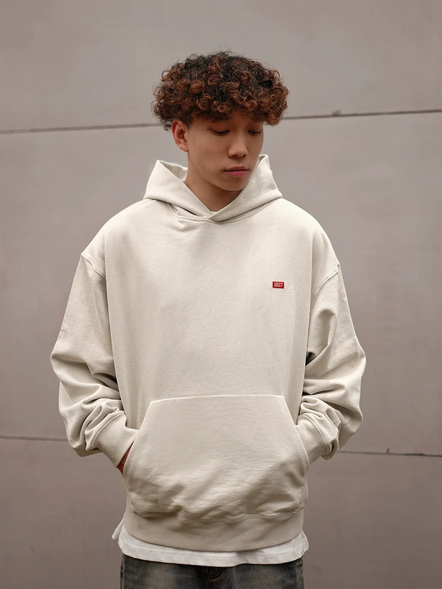 1807 One Point Box Logo Embroidery Hoodie