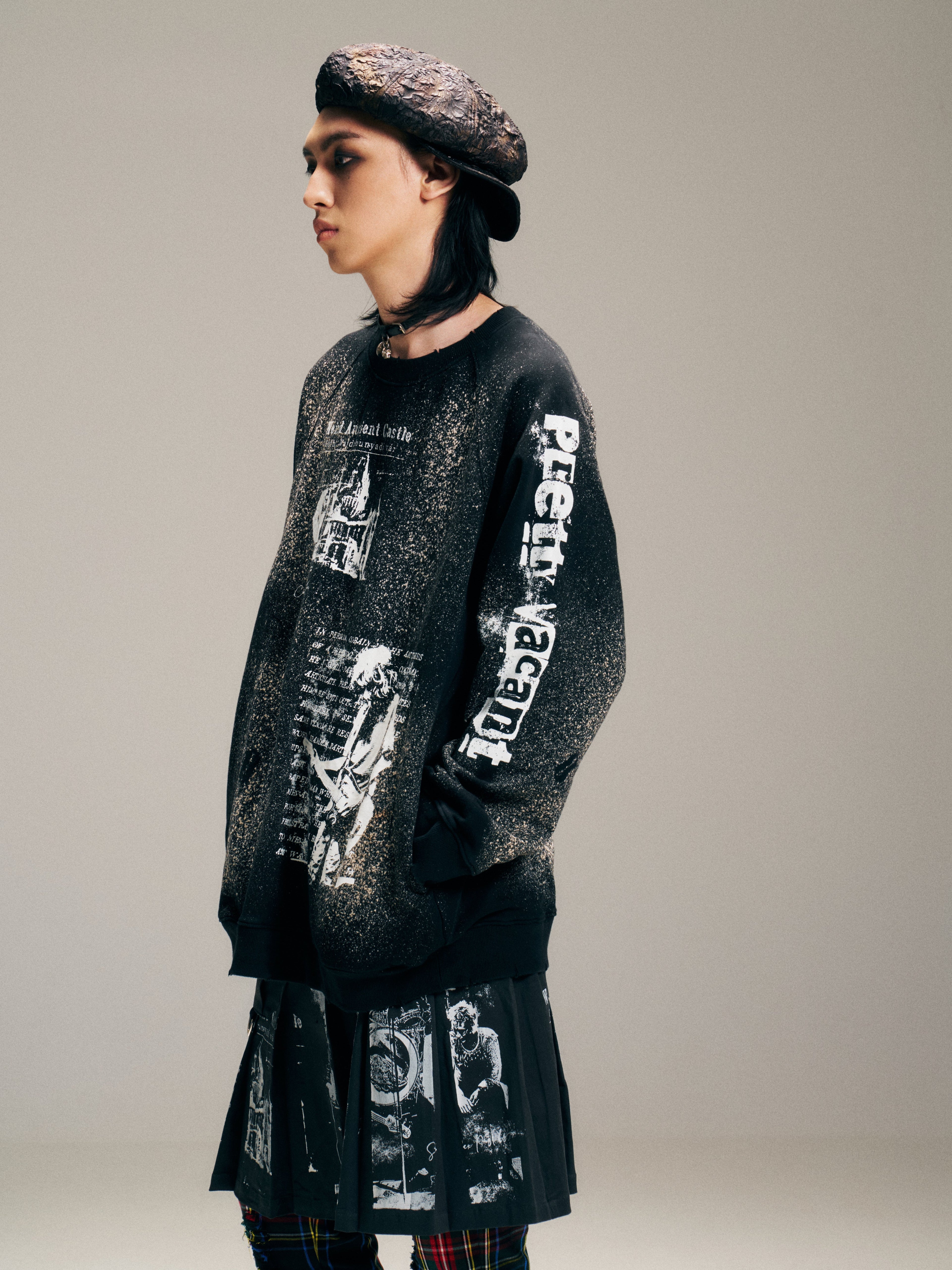 VENTUREK Graffiti Letter Dot Spray Print Sweatshirt