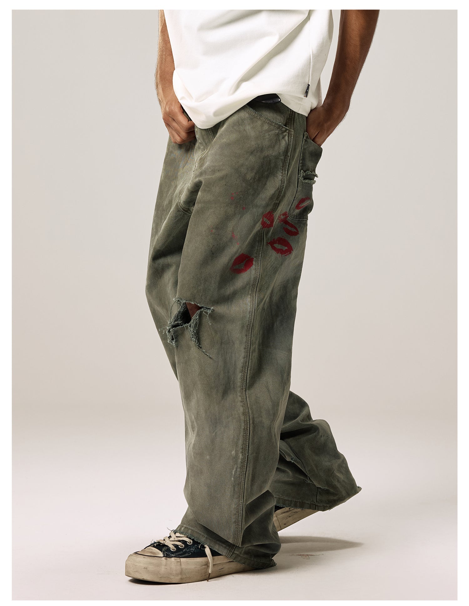 Remedy Kiss Mark Distressed Hole Work Painter Pants