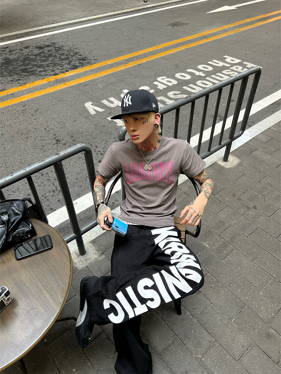 KARMANISTIC Letter Logo Print Slim Tee