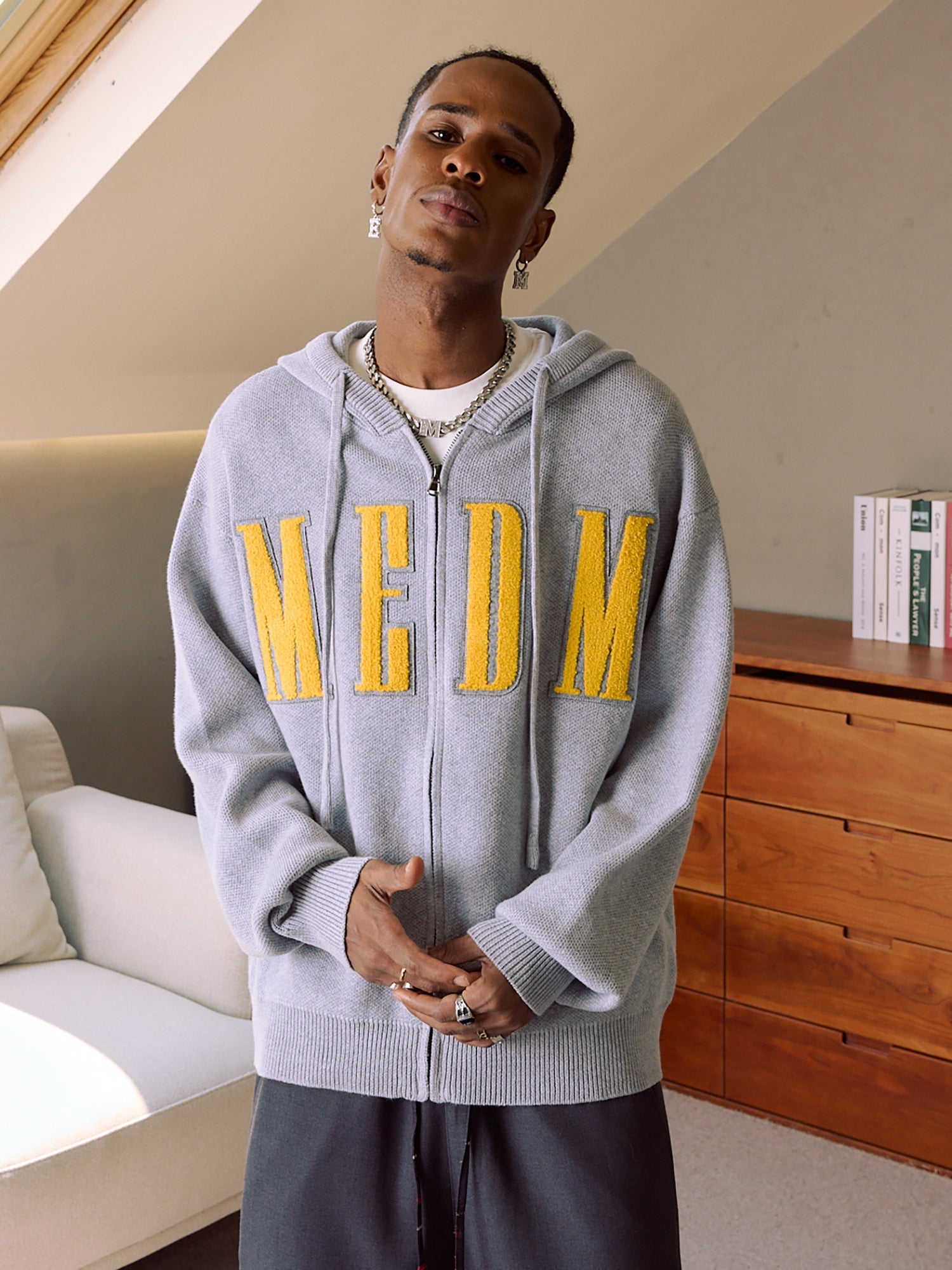 MEDM Basic Embroidered Logo Zip Up Knit Hoodie
