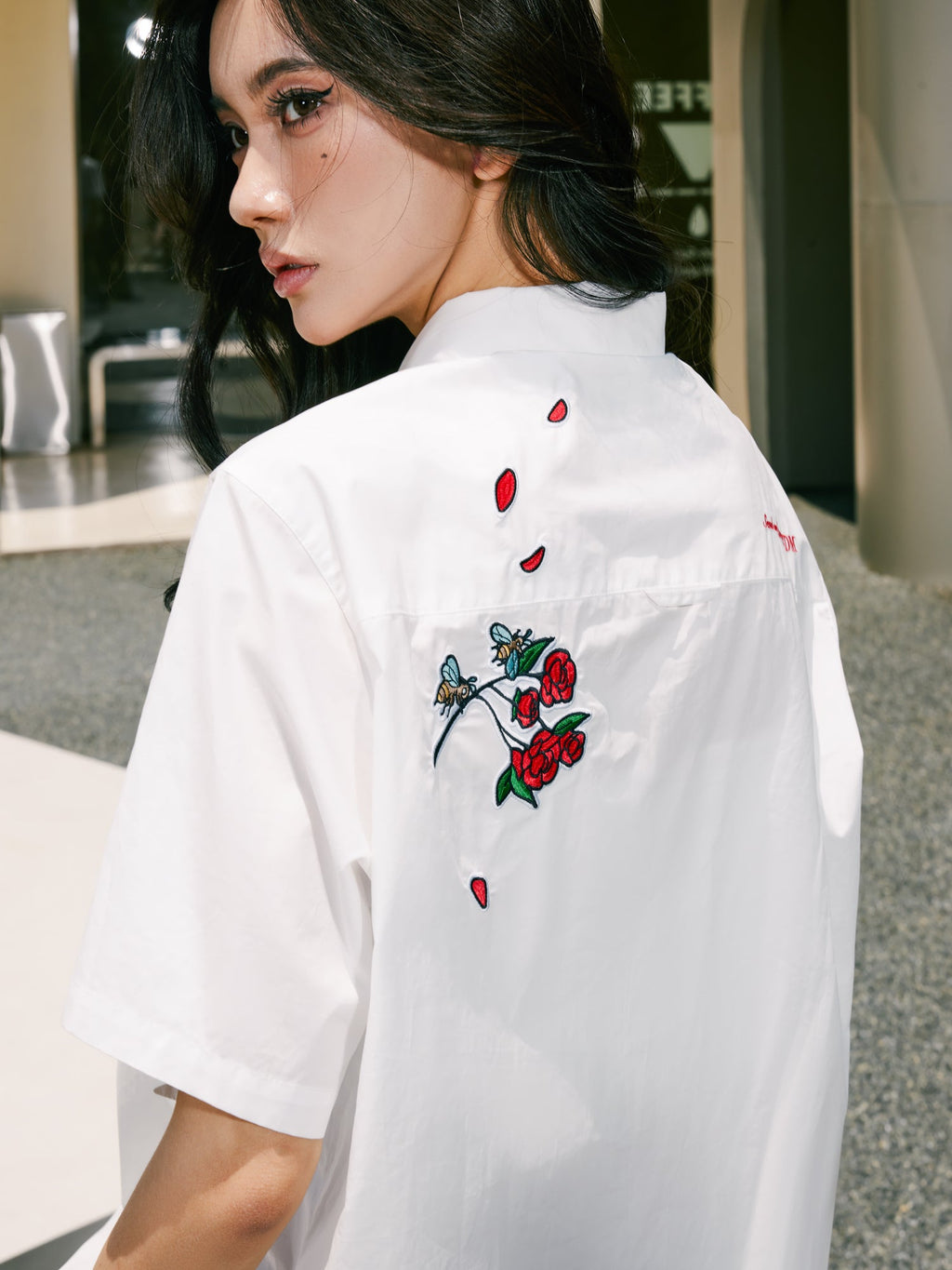 MEDM Rose Honey Embroidery Short Sleeved Shirt