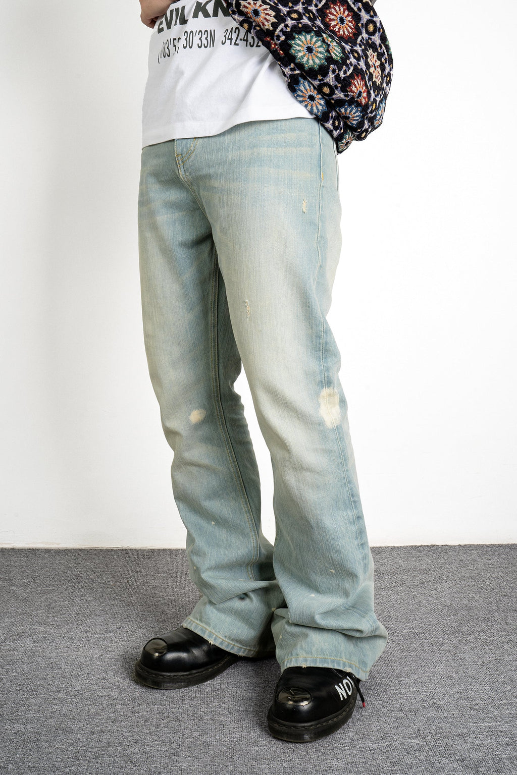 EVILKNIGHT(EK) Basic Washed Splash Ink Flared Denim Pants