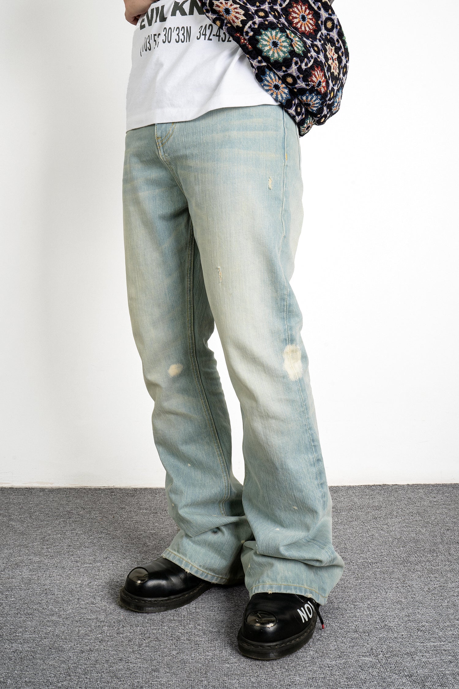 EVILKNIGHT(EK) Basic Washed Splash Ink Flared Denim Pants