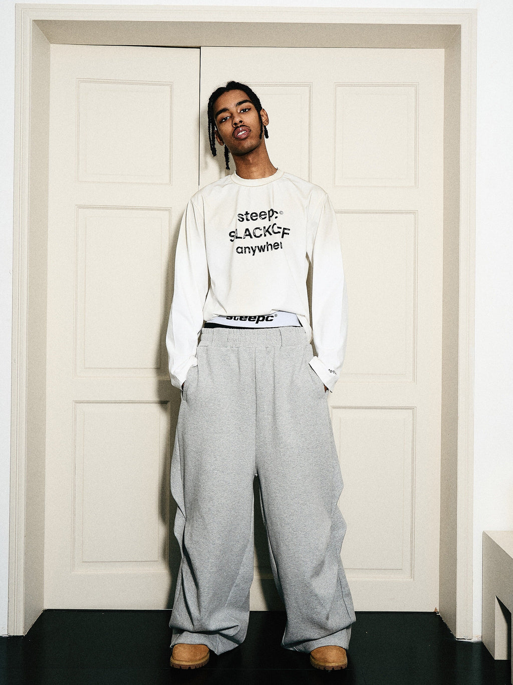 STEEPC Dimensional Cut Pleated Baggy Sweatpants